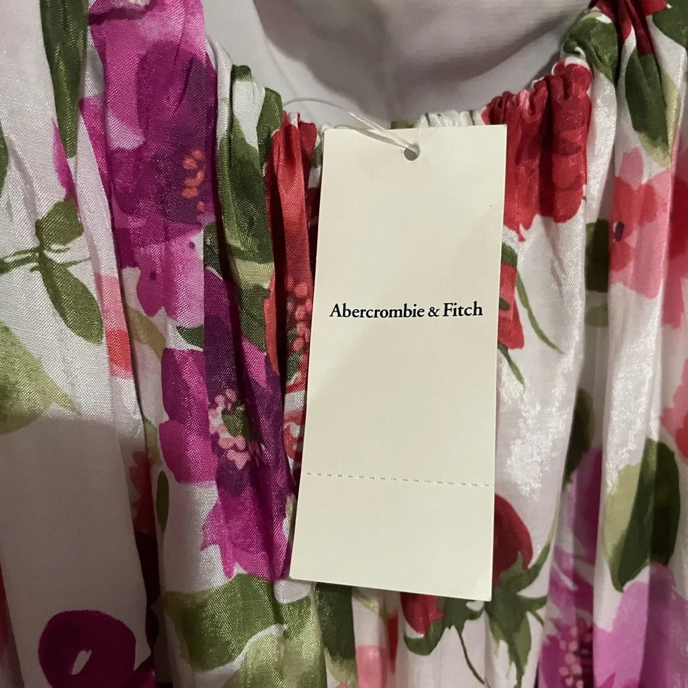 Abercrombie & Fitch - Maxi Dress Strawberry Print and Bow tie Back